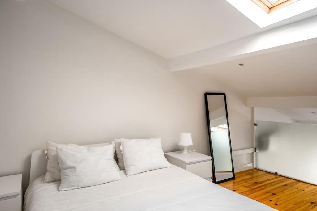 Charming Studio With Ac And Loft On Ground Floor Lisbon Luaran gambar