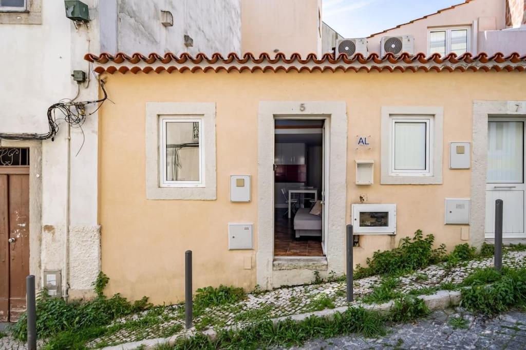 Charming Studio With Ac And Loft On Ground Floor Lisbon Luaran gambar